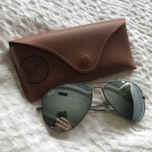 Mirrored Silver and Gumetal Grey Ray Ban Aviators